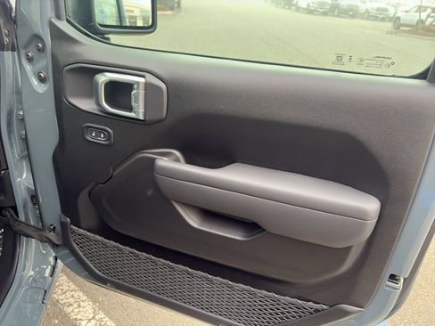 New 2026 Jeep Gladiator Sport image 25