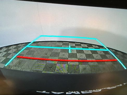 Used 2022 Toyota Prius LE image 28