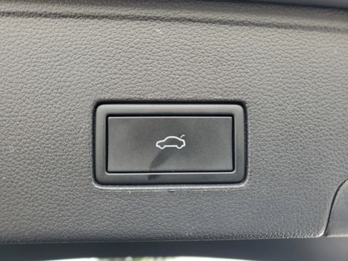 Used 2023 Volkswagen Atlas Cross Sport SEL image 9