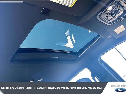 Used 2022 Chevrolet Silverado 1500 High Country w/ Technology Package image 17