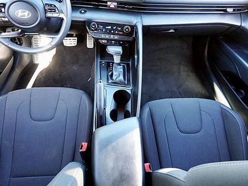 Certified 2025 Hyundai Elantra Sport FWD image 19