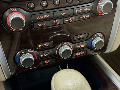 Used 2014 Nissan Pathfinder Platinum w/ Platinum Premium Package image 23