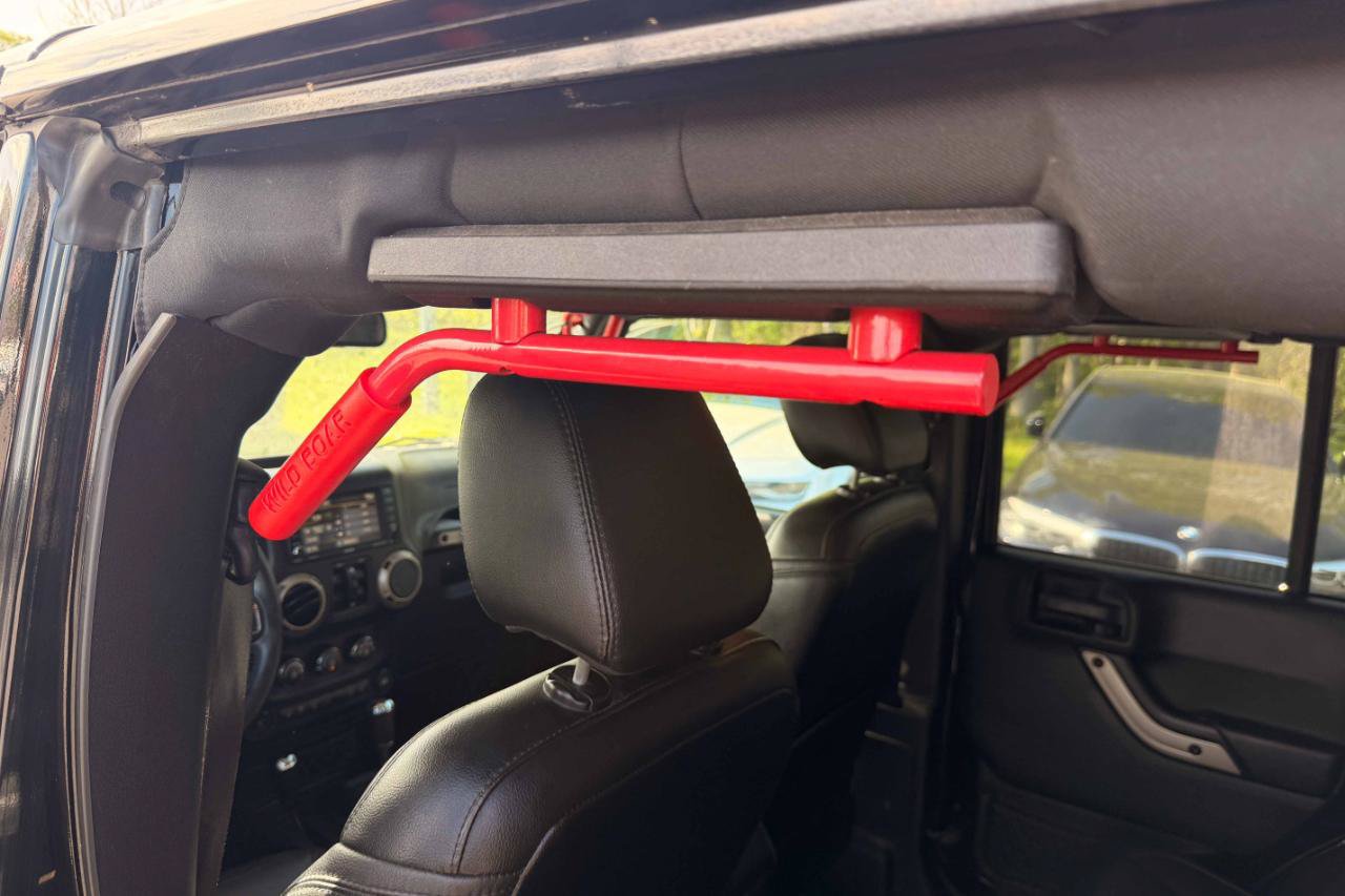 Used 2016 Jeep Wrangler Unlimited Sahara AWD/4WD image 23