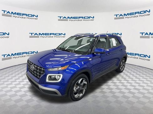 Used 2023 Hyundai Venue Limited w/ Cargo Package FWD image 1