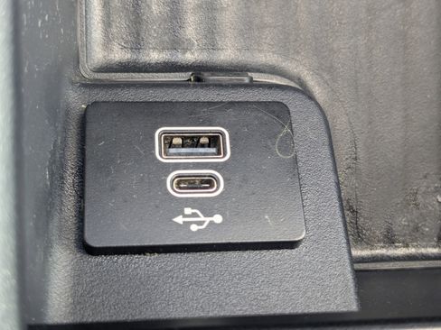 Used 2025 Ford Expedition Active RWD image 25