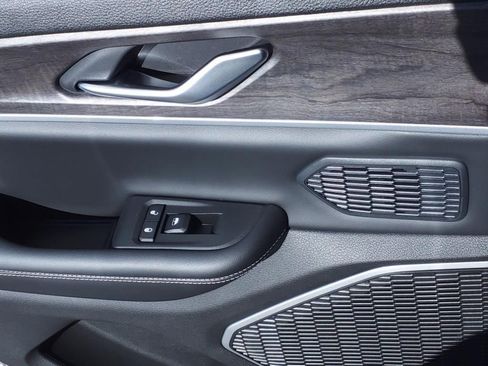 New 2024 Jeep Grand Cherokee Limited 4xe w/ Luxury Tech Group II image 16