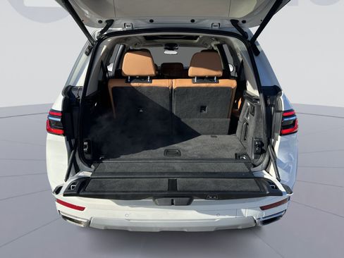 Used 2024 BMW X7 xDrive40i w/ Executive Package image 27