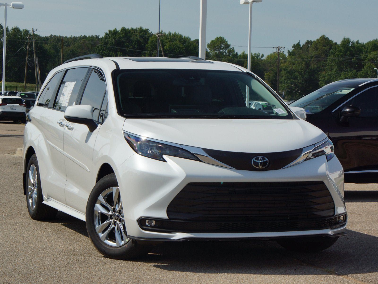 Certified 2026 Toyota Sienna XLE AWD/4WD image 31