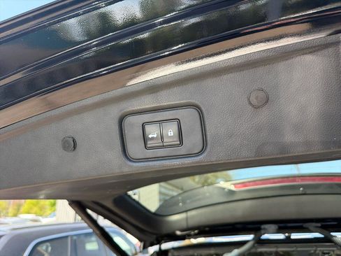 Used 2023 Nissan Pathfinder Platinum AWD/4WD image 11