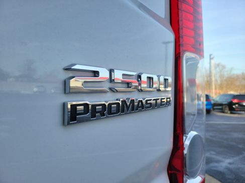 Used 2025 RAM ProMaster 2500 w/ Convenience Group FWD image 22