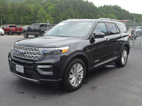 Certified 2024 Ford Explorer Limited w/ Limited Technology Package AWD/4WD image 2