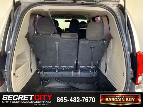Used 2016 Dodge Grand Caravan American Value Package FWD image 27