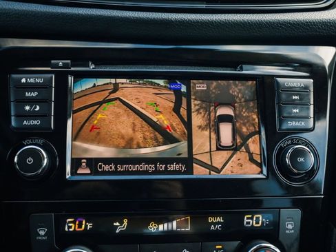 Used 2020 Nissan Rogue SV w/ Premium Package image 25