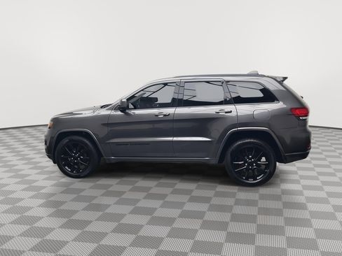 Used 2018 Jeep Grand Cherokee Altitude image 35