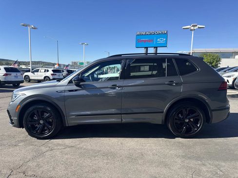 Certified 2024 Volkswagen Tiguan SE R-Line image 2