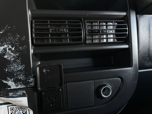 Used 2016 Chevrolet Express 3500 image 31