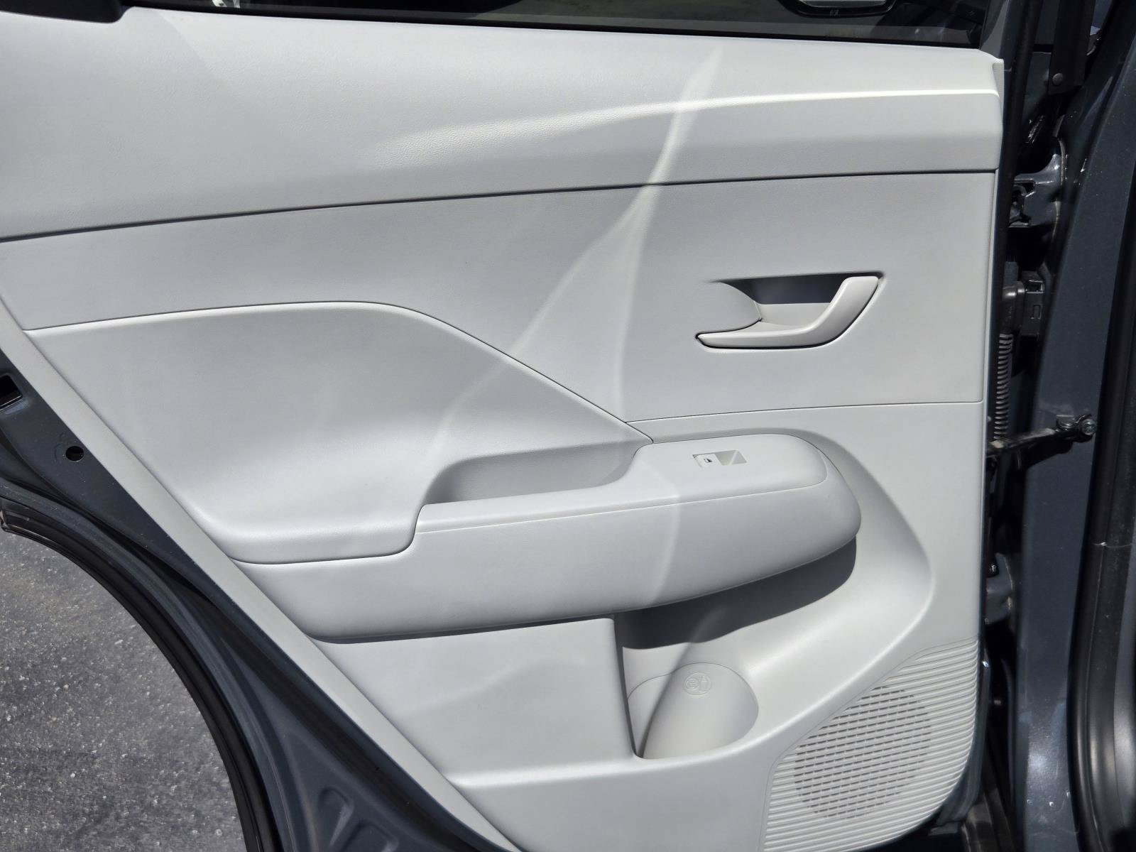 Used 2024 Hyundai Kona SEL FWD image 25