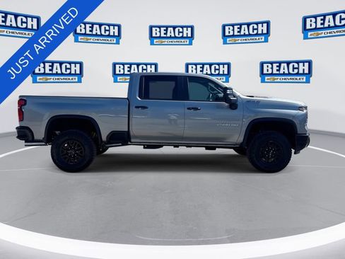 New 2026 Chevrolet Silverado 2500 ZR2 AWD/4WD image 9