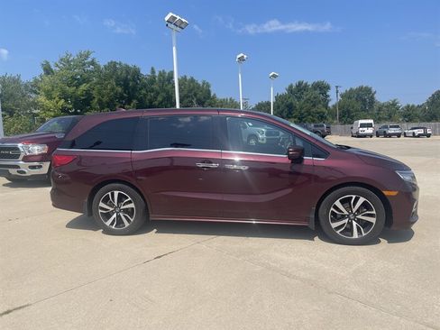 Used 2020 Honda Odyssey Elite image 2