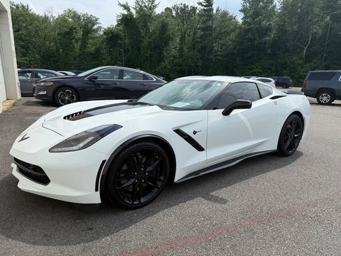 Used 2018 Chevrolet Corvette Stingray Coupe RWD image 5
