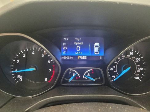 Used 2018 Ford Focus SE w/ Cold Weather Package FWD image 23