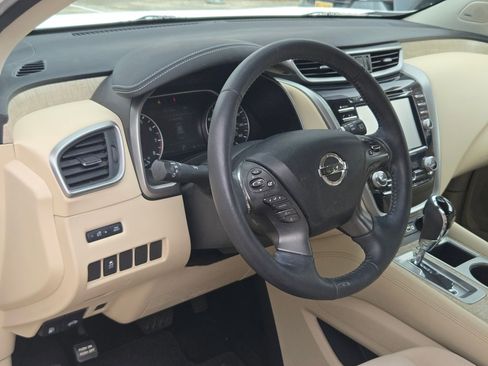 Used 2019 Nissan Murano SV w/ Premium Package FWD image 10