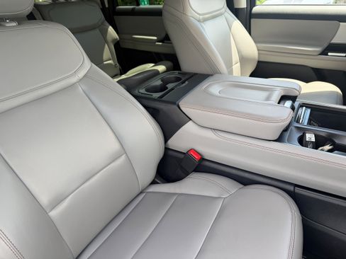 Certified 2025 Ford Expedition Max Active AWD/4WD image 22