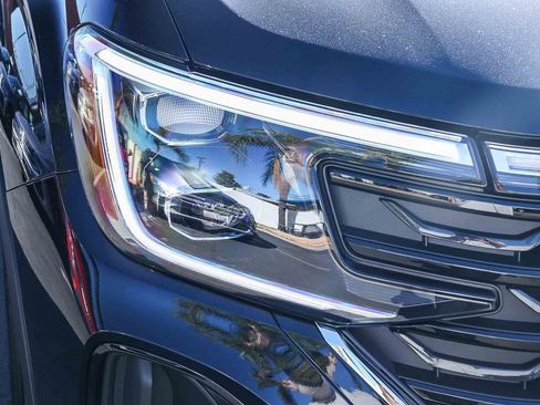 New 2026 Volkswagen Atlas Cross Sport SE image 15