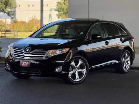Used 2011 Toyota Venza AWD image 3