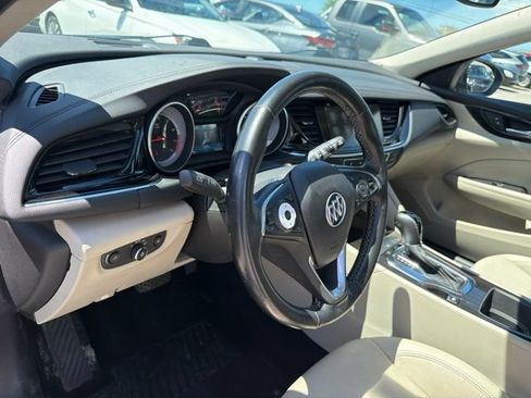 Used 2018 Buick Regal Essence w/ Driver Confidence Package #1 AWD/4WD image 15