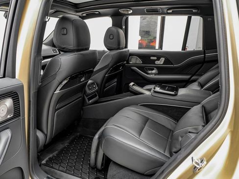 Used 2023 Mercedes-Benz Maybach GLS 600 4MATIC image 32