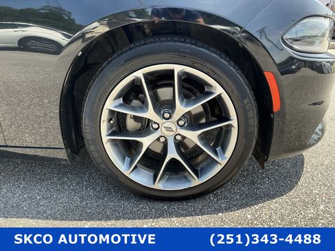 Used 2022 Dodge Charger SXT w/ Plus Group RWD image 9