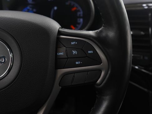 Used 2021 Jeep Grand Cherokee Limited w/ Trailer Tow Group IV image 27