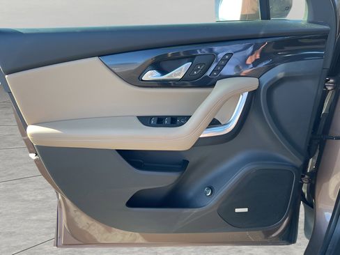 Used 2019 Chevrolet Blazer Premier image 25