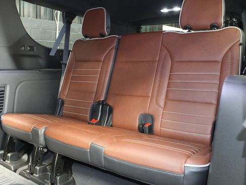 Used 2024 GMC Yukon XL Denali Ultimate image 43