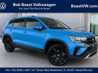 Certified 2024 Volkswagen Taos SE w/ Black Wheel Package image 1