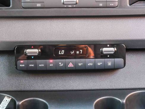 Used 2024 Mercedes-Benz Sprinter 2500 image 18