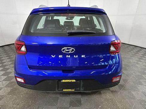 Used 2024 Hyundai Venue Limited FWD image 4