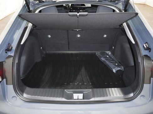 Used 2025 Toyota Prius LE image 7