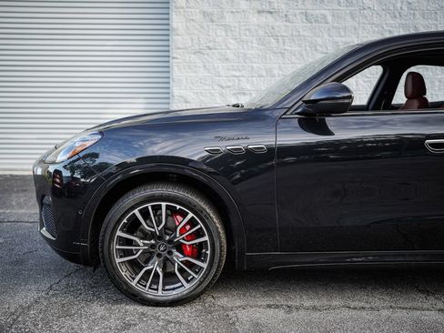 Used 2023 Maserati Grecale Modena AWD/4WD image 10