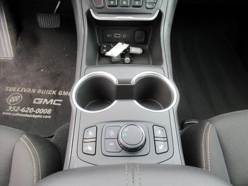 Used 2020 GMC Terrain SLE w/ Driver Convenience Package image 21