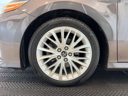 Used 2018 Toyota Camry XLE w/ Audio Package FWD image 11