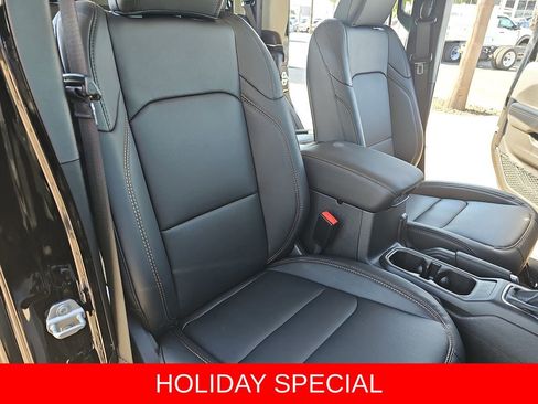 New 2025 Jeep Gladiator Willys image 10