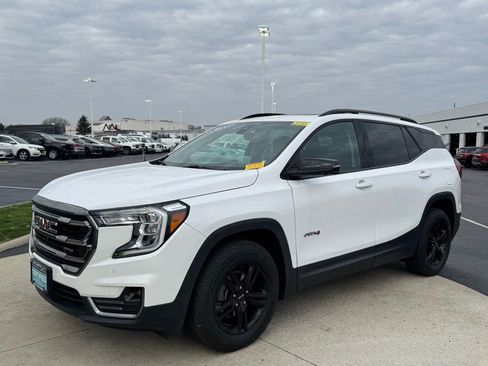 Used 2022 GMC Terrain AT4 w/ Infotainment Package II image 3