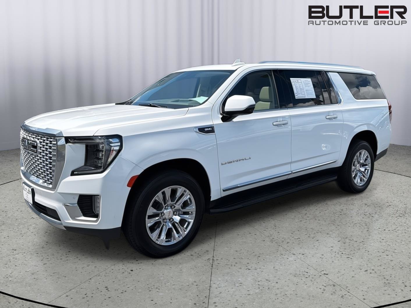 Used 2024 GMC Yukon XL Denali RWD image 2