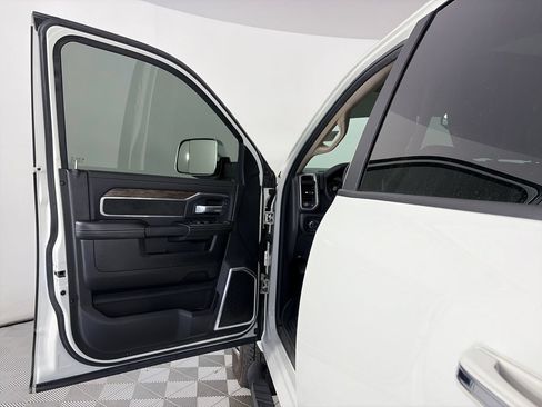 Used 2020 RAM 3500 Laramie AWD/4WD image 10
