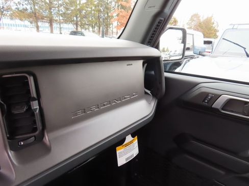New 2025 Ford Bronco Base image 12