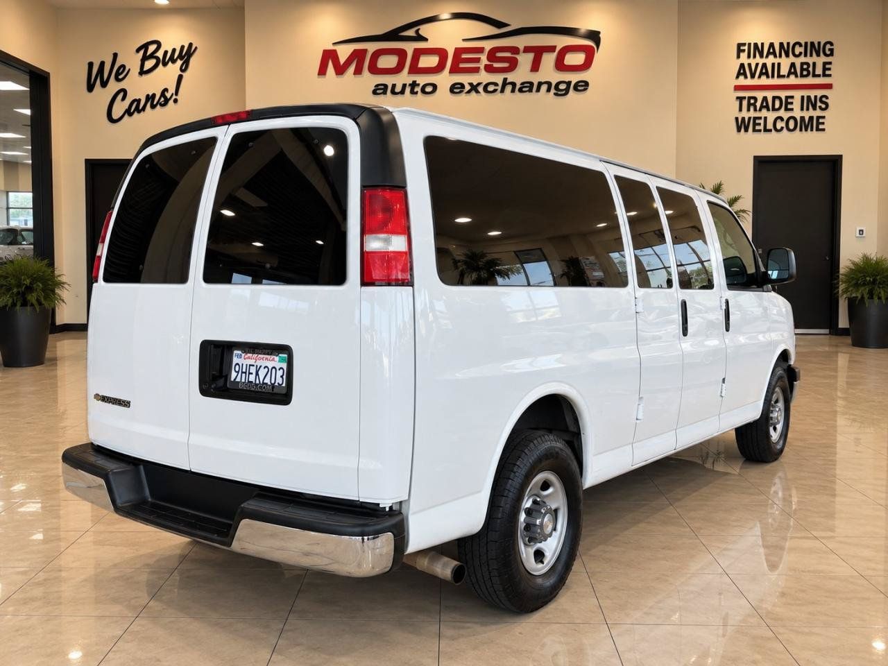 Used 2019 Chevrolet Express 3500 LT w/ LT Preferred Equipment Group RWD image 3