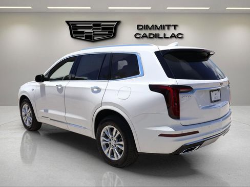 New 2025 Cadillac XT6 Luxury image 3