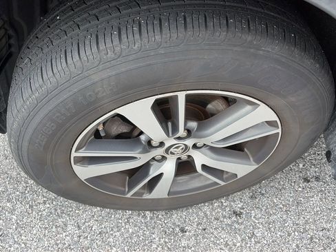 Used 2016 Toyota RAV4 XLE AWD/4WD image 25